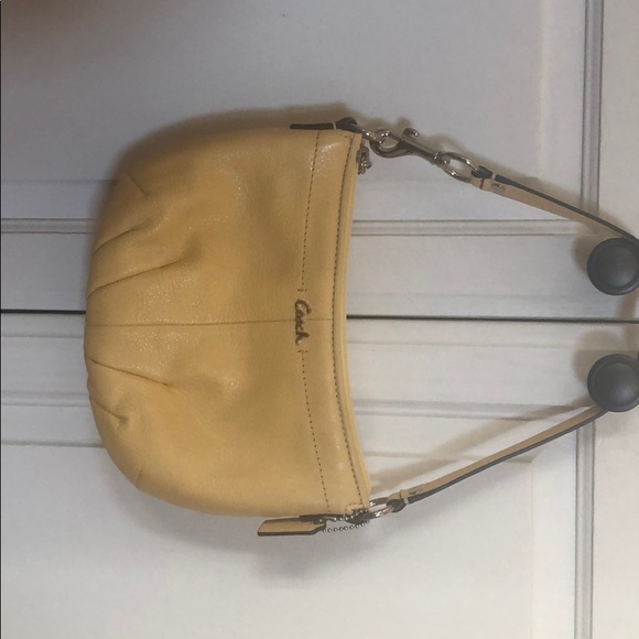 Coach yellow leather coach purse - Picture 6 of 6
